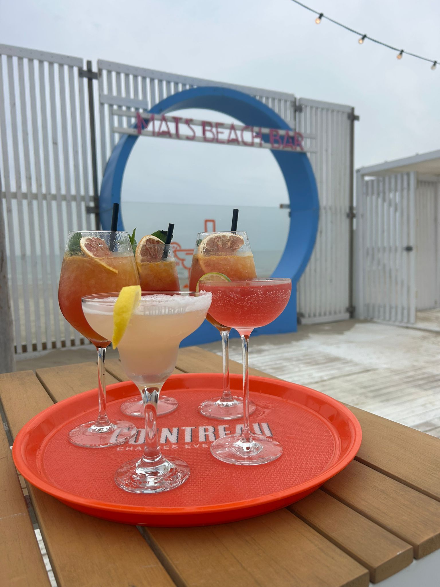<span style="color:#ec4899;">🍹 COCKTAILS</span>